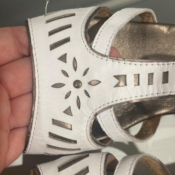 CLARKS Bendables Leather Wedge Sandals white color Women's Sz 10M - Picture 11 of 13